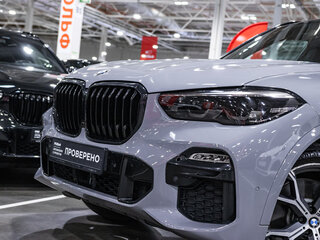 2019 BMW X5 25d IV (G05/G18), серый, 6200000 рублей, вид 2