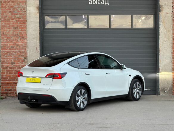 2023 Tesla Model Y Long Range Dual Motor I, белый, 4995000 рублей - вид 1