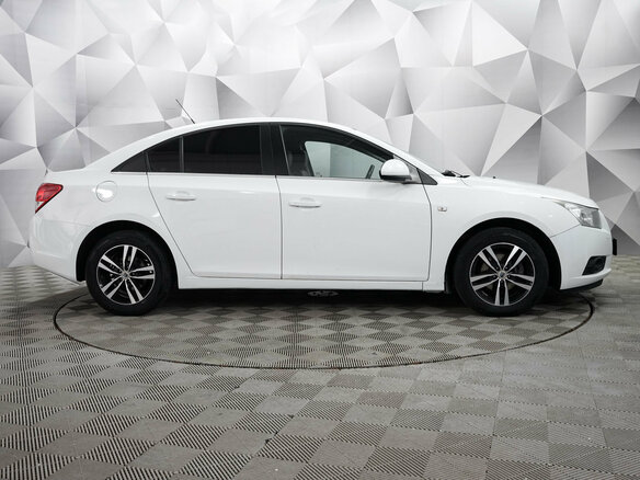 2012 Chevrolet Cruze I, белый, 650000 рублей - вид 5