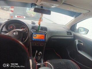 2017 Volkswagen Polo V Рестайлинг, белый, 520000 рублей, вид 3