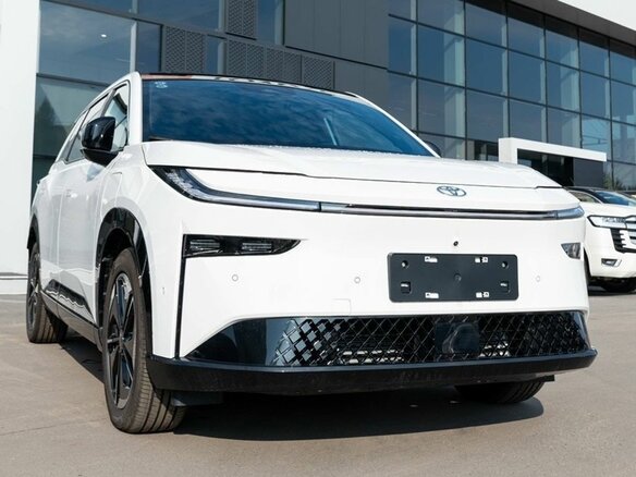 2026 Toyota bZ3X 58.3 kWh, белый