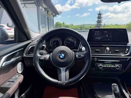 2021 BMW 1 серии 120i III (F52) Рестайлинг, синий, 1870000 рублей, вид 5