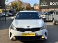 2020 Kia Rio IV Рестайлинг, белый - вид 2
