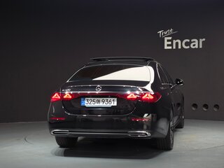 2024 Mercedes-Benz E-Класс 200 VI (W214, S214), коричневый, 5176000 рублей, вид 4