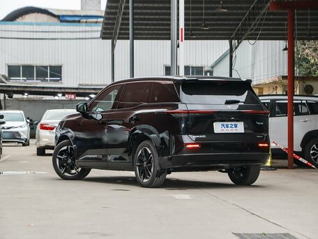 2026 Toyota bZ3X 67.9 kWh, чёрный, 2630000 рублей, вид 4