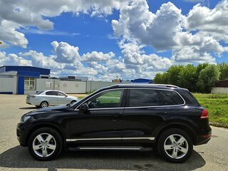 2011 Volkswagen Touareg II, чёрный, 2050000 рублей, вид 4