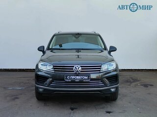 2015 Volkswagen Touareg II Рестайлинг, коричневый, 2439000 рублей, вид 2