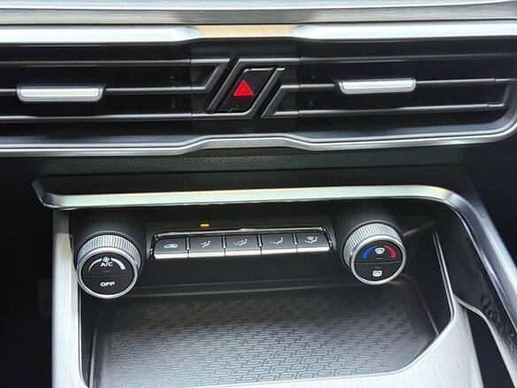 2022 Geely Binyue I Рестайлинг, серый, 1194000 рублей - вид 27