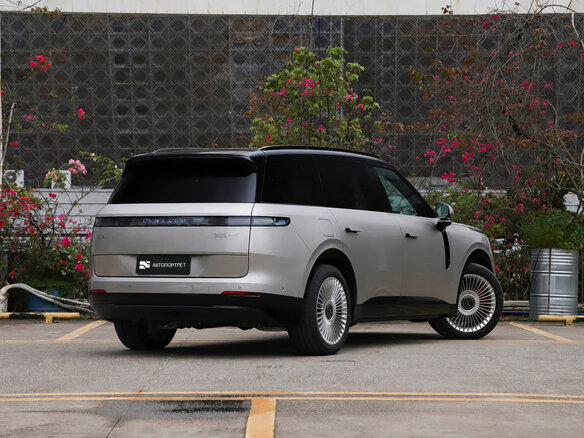2026 Lynk & Co 900, серебристый, 8890000 рублей - вид 4