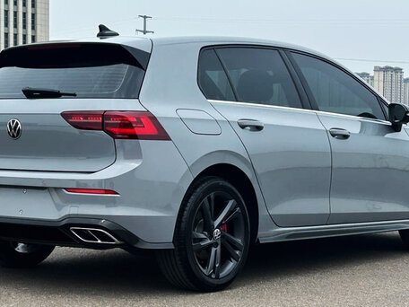 2023 Volkswagen Golf VIII, серый, 2200033 рублей, вид 3
