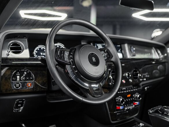 2019 Rolls-Royce Phantom VIII (Series I), белый, 37000000 рублей - вид 9