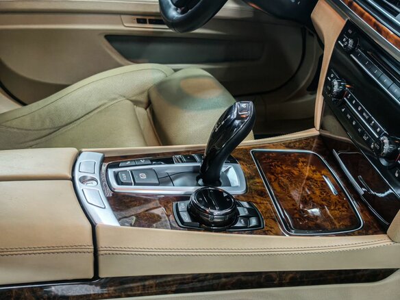 2014 BMW 7 серии Long 740Li xDrive V (F01/F02/F04) Рестайлинг, серый, 2999900 рублей - вид 24