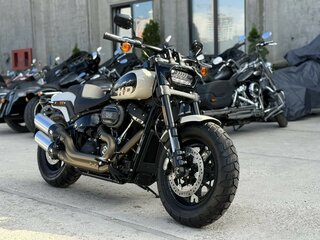 2021 Harley-Davidson Fat Bob, белый, 2500000 рублей, вид 3