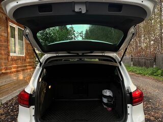 2015 Volkswagen Tiguan I Рестайлинг, белый, 1800000 рублей, вид 4