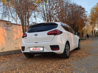 2017 Kia Ceed II Рестайлинг, белый, 1700000 рублей, вид 4