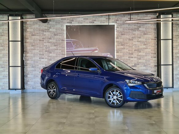2021 Skoda Rapid II, синий, 1670000 рублей - вид 2
