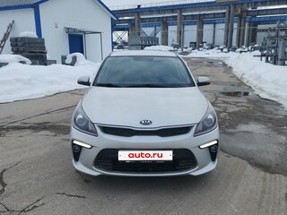 2017 Kia Rio IV, серебристый, 1150000 рублей, вид 1
