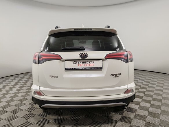 2018 Toyota RAV4 IV (XA40) Рестайлинг, белый, 2075000 рублей - вид 5