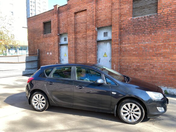 2011 Opel Astra J, чёрный, 749000 рублей - вид 5