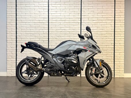 2026 BMW R 1300 RS, серый, 2957000 рублей, вид 1