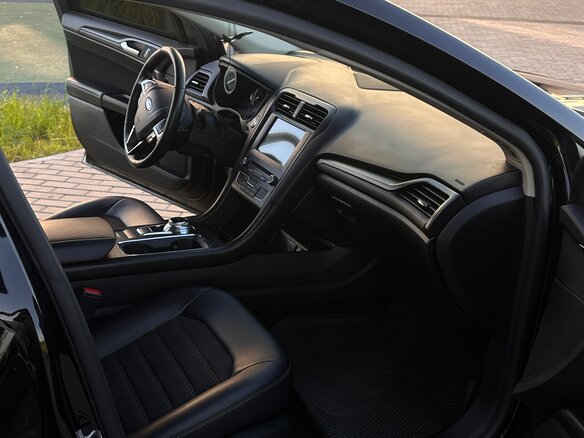 2018 Ford Fusion (North America) II Рестайлинг, чёрный, 1640000 рублей - вид 12