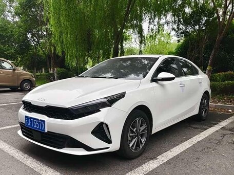2023 Kia K3 II (China Market) Рестайлинг, белый, 1599999 рублей, вид 1