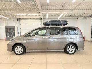 2010 Toyota ISis I Рестайлинг, коричневый, 1199000 рублей, вид 3