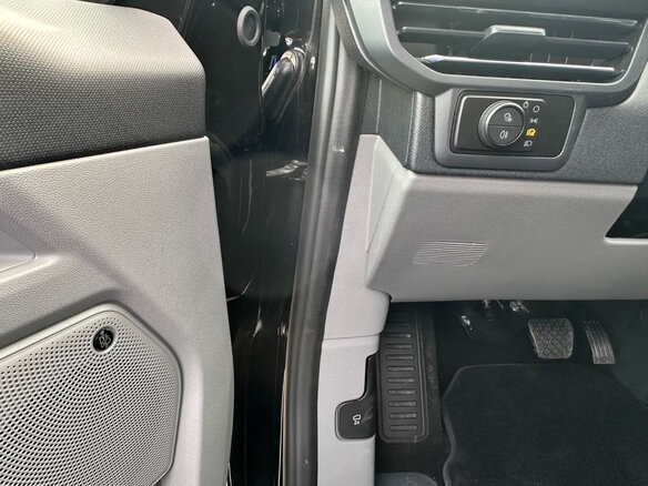 2026 Ford Tourneo Custom LWB II, чёрный, 7750000 рублей - вид 9