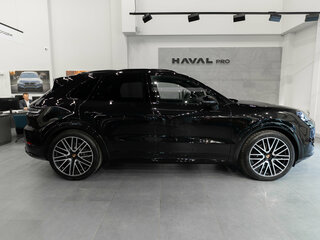2026 Porsche Cayenne III Рестайлинг, чёрный, 21650000 рублей, вид 2