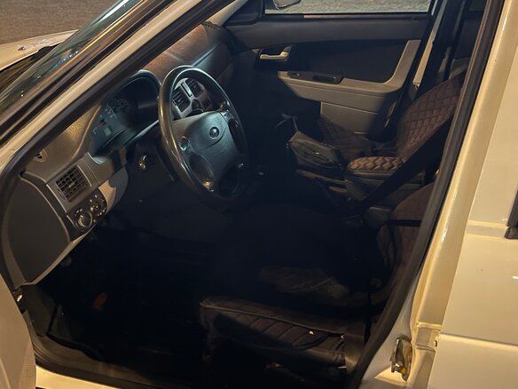 2011 Lada (ВАЗ) Priora I, белый, 320000 рублей - вид 6