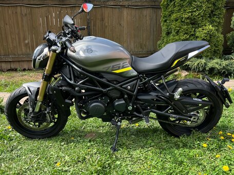 2023 Benelli 752 S, серебристый, 575000 рублей, вид 4