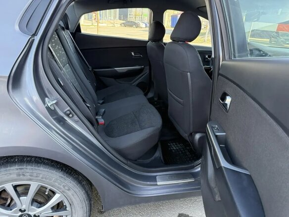 2014 Kia Rio 6-speed III, серый, 1300000 рублей - вид 18