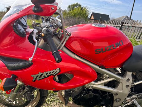 2000 Suzuki TL 1000, красный, 300000 рублей, вид 2