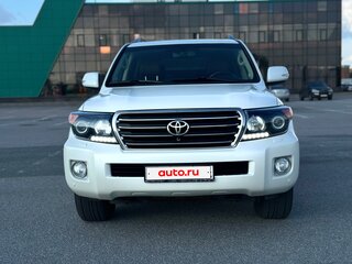 2014 Toyota Land Cruiser 200 Series Рестайлинг 1, белый, 4390000 рублей, вид 2