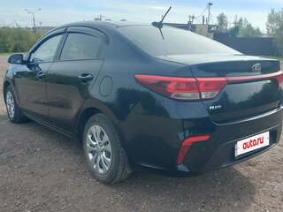 2017 Kia Rio IV, чёрный, 1190000 рублей, вид 4