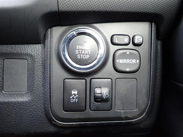 2011 Toyota Wish II, серебристый - вид 18