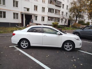 2011 Toyota Corolla X (E140, E150) Рестайлинг, белый, 930000 рублей, вид 4
