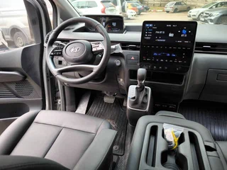 2023 Hyundai Staria I, серый, 4600000 рублей, вид 1