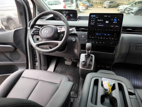 2023 Hyundai Staria I, серый, 4600000 рублей, вид 1
