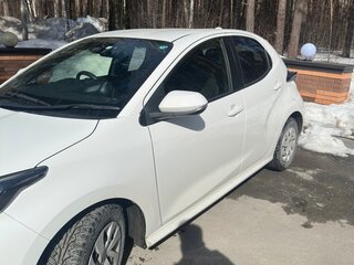 2020 Toyota Yaris IV, белый, 1100000 рублей, вид 4
