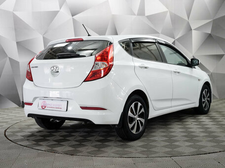2016 Hyundai Solaris I Рестайлинг, белый, 696000 рублей, вид 5