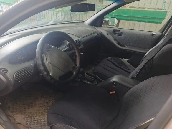 2000 Plymouth Breeze, золотистый, 300000 рублей - вид 3