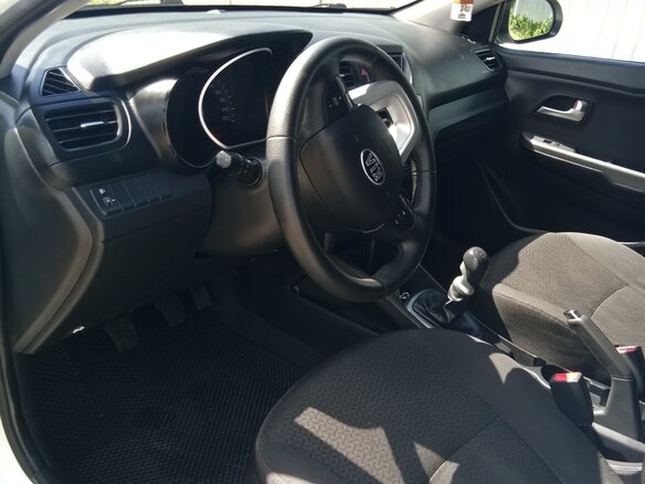 2013 Kia Rio III, белый, 500000 рублей - вид 2