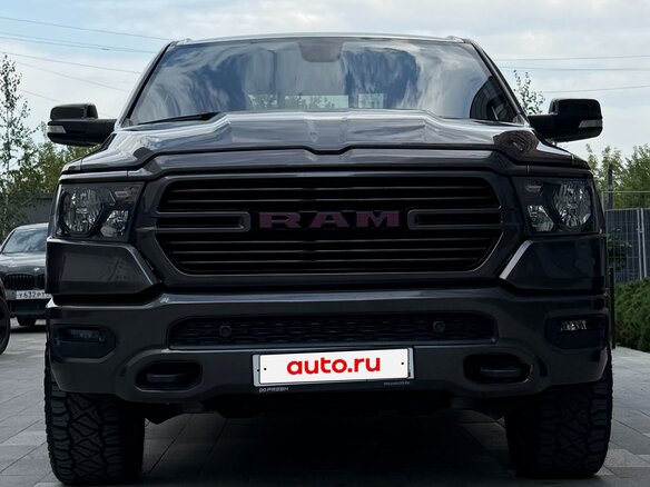 2021 Ram 1500 Quad Cab IV (DS/DJ), серый, 4650000 рублей - вид 9
