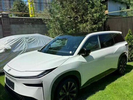 2025 Toyota bZ3X 58.3 kWh, белый, 2930000 рублей, вид 1