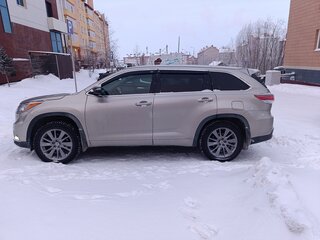 2014 Toyota Highlander III (XU50), бежевый, 2600000 рублей, вид 3
