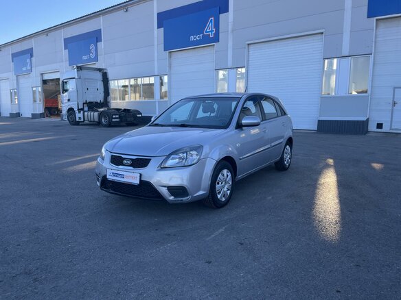 2010 Kia Rio II Рестайлинг, серебристый, 449000 рублей