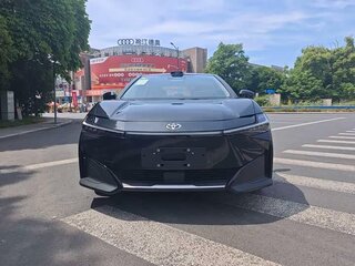 2026 Toyota bZ3, чёрный, 3420000 рублей, вид 2