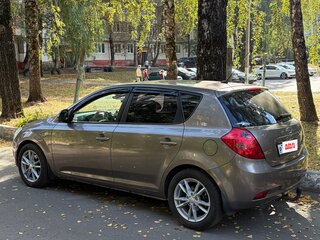 2008 Kia Ceed I, бежевый, 600000 рублей, вид 2