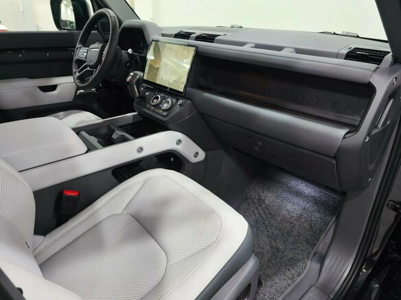 2026 Land Rover Defender 110 II, чёрный - вид 6
